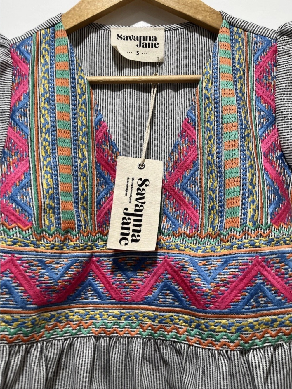 Savanna Jane Blouse Womens Small Pinstripe Embroidered Southwest Morgan Top - Picture 3 of 5